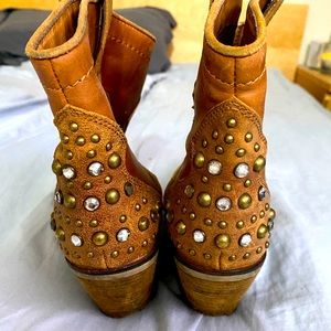 ❤️❤️FREE w/Bundle of 2+ ♥️♥️ Studded Aldo Bootie